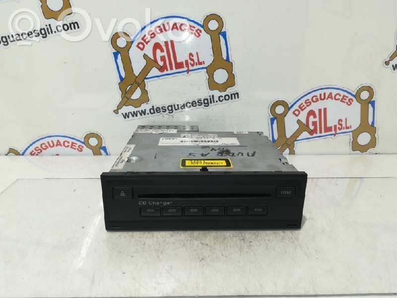 Audi A8 S8 D3 4E Panel / Radioodtwarzacz CD/DVD/GPS 