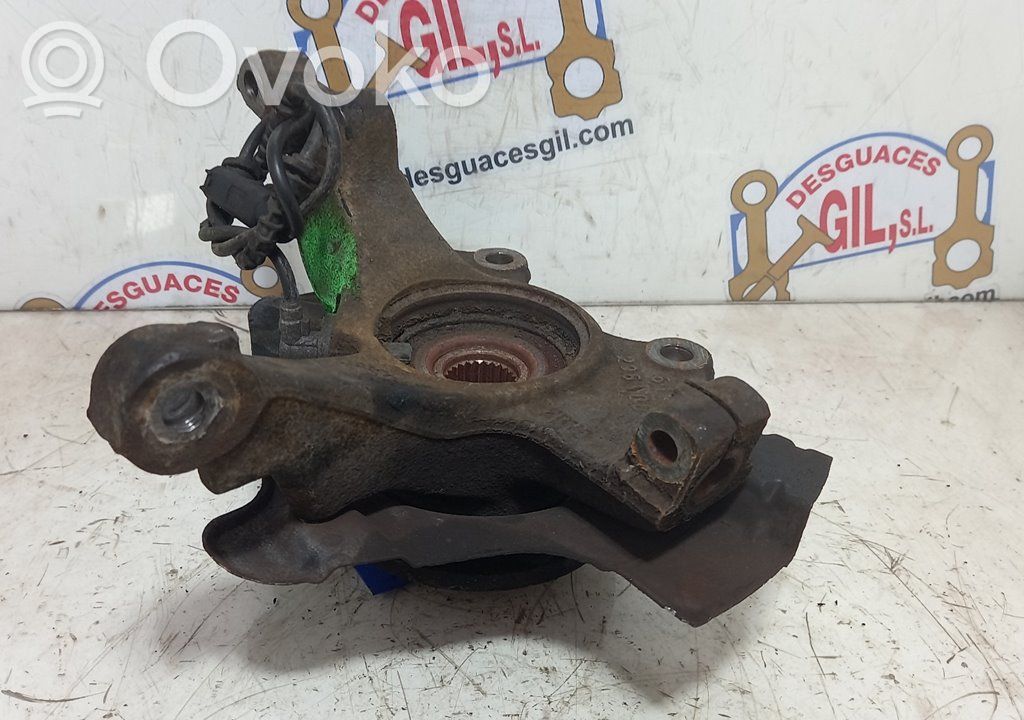 Opel Corsa D Achsschenkel vorne 