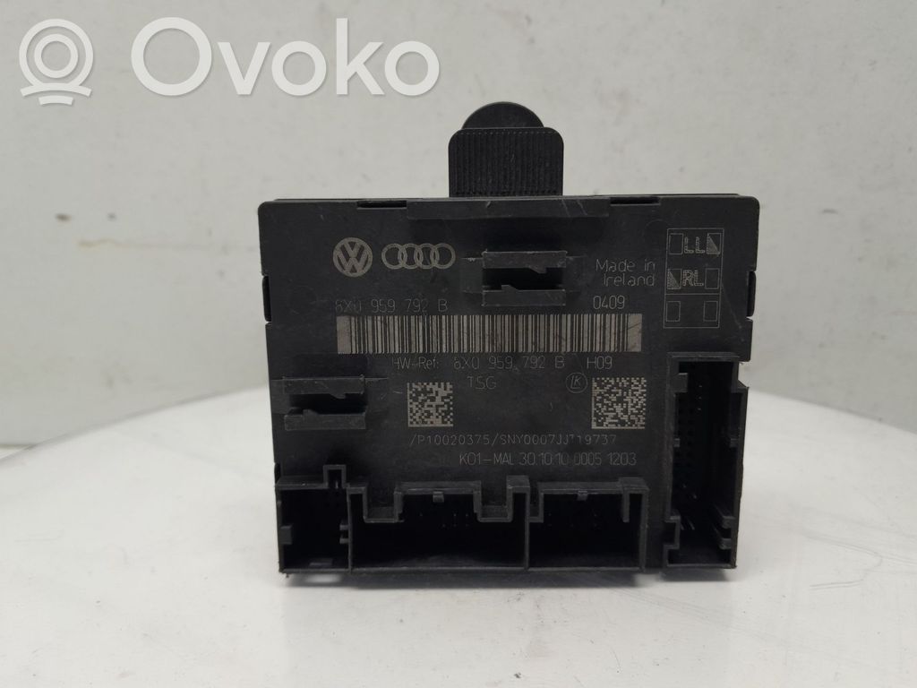 Door central lock control unit/module   8X0959792B,180110