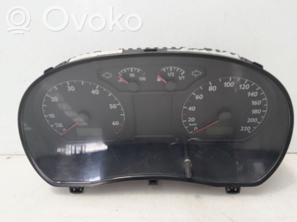 Volkswagen Polo Speedometer (instrument cluster) 