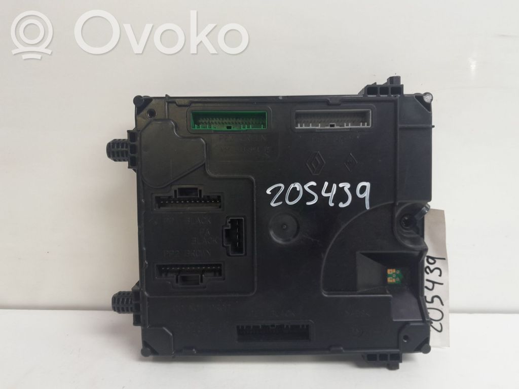 Renault Laguna III Fuse module 