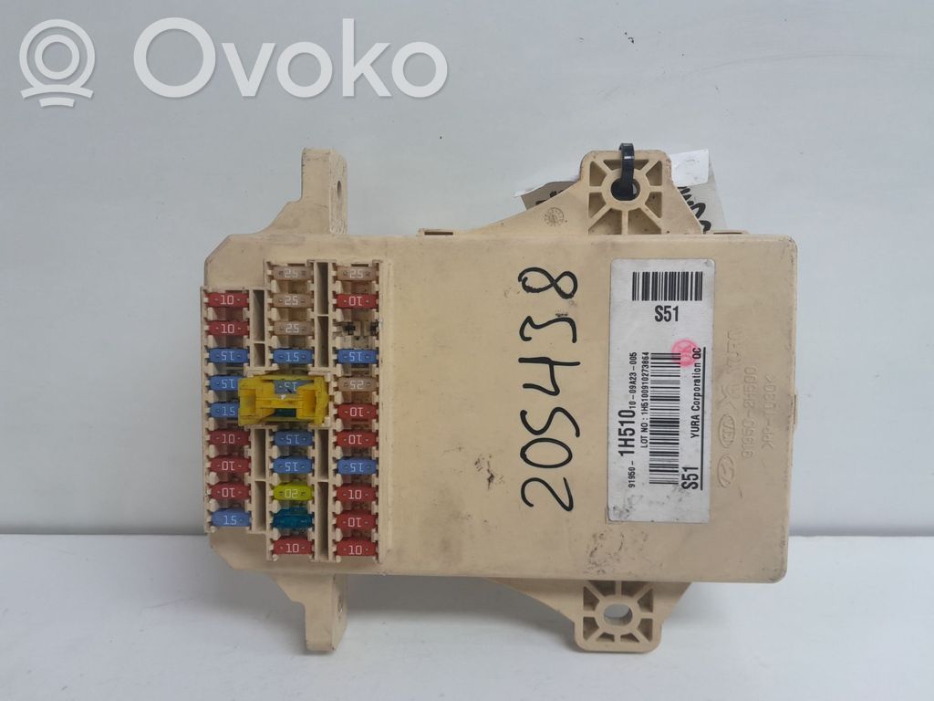 Volkswagen PASSAT B6 Saugiklių blokas 
