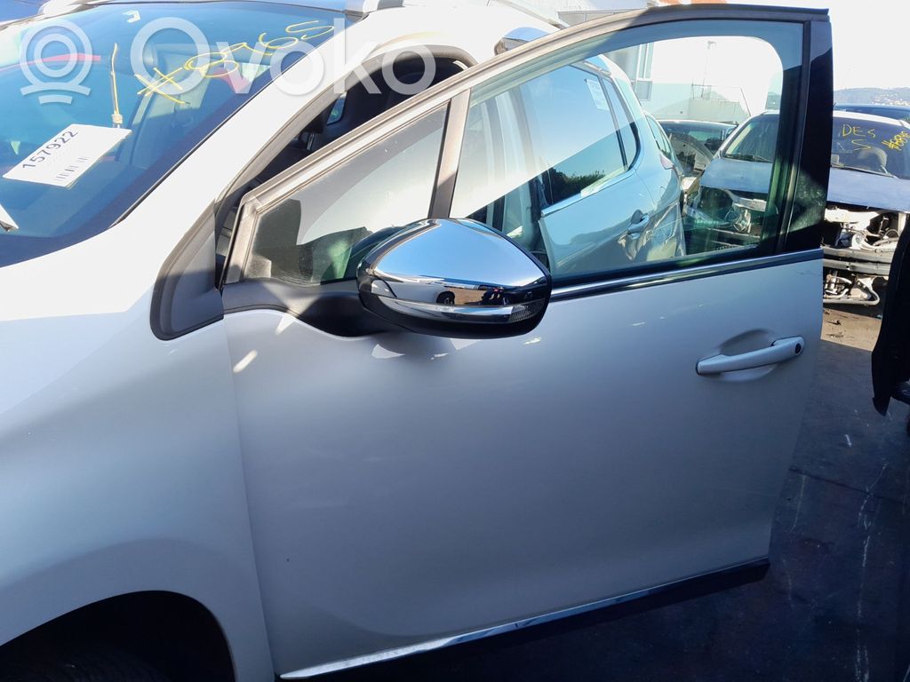 Peugeot 2008 I Front door 