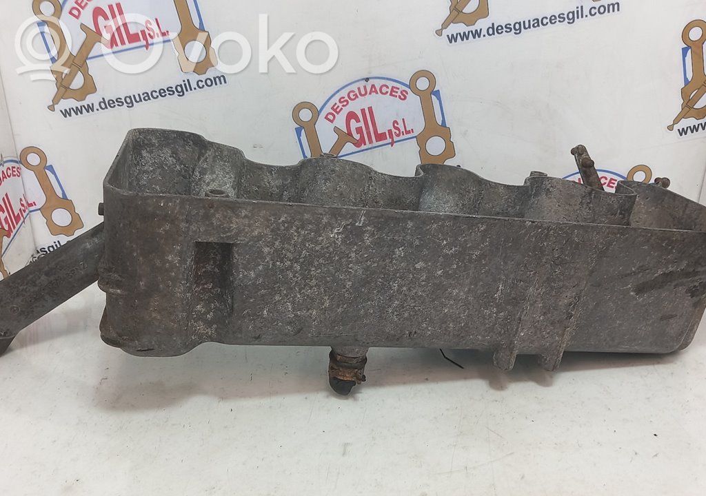 Mercedes-Benz 100 W631 Pokrywa zaworów