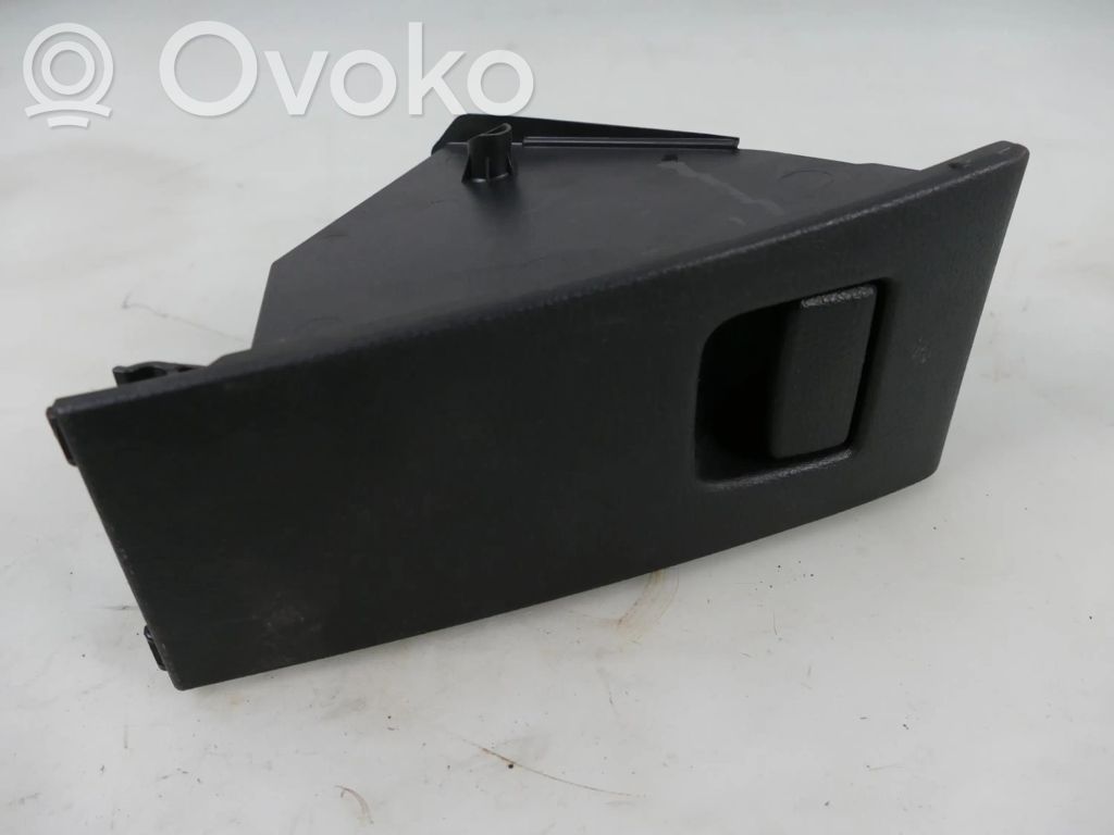 Mazda 2 Daiktadėžė 