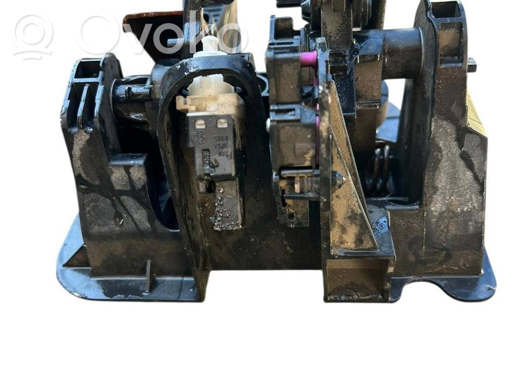 Ford Ka Pedāļu montāža 