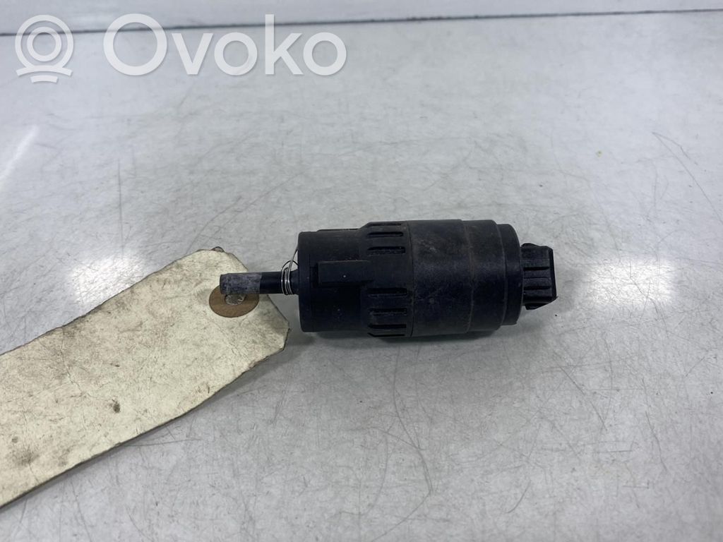 Opel Combo D Windscreen/windshield washer pump 