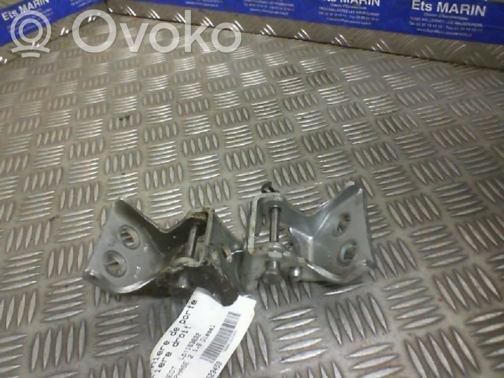 Peugeot 307 Rear door upper hinge 