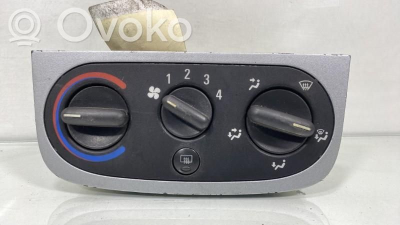 Opel Corsa C Climate control unit 