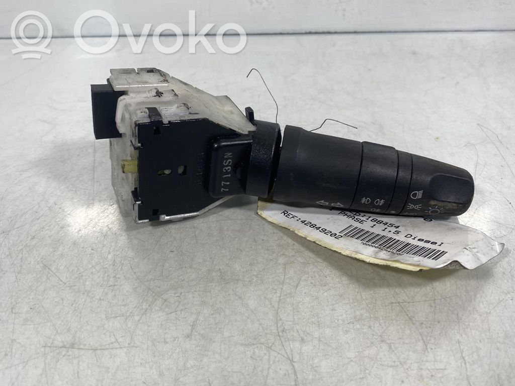 Nissan Note (E11) Indicator stalk 