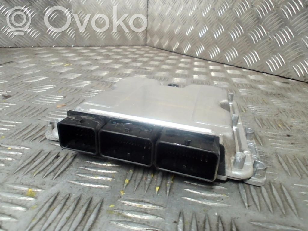 Opel Vivaro Unitate/modul de control motor 