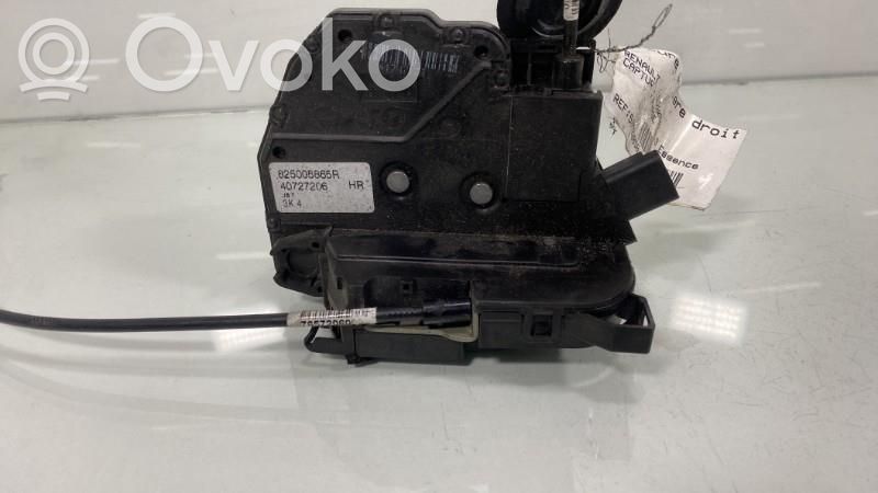 Renault Captur Rear door lock 