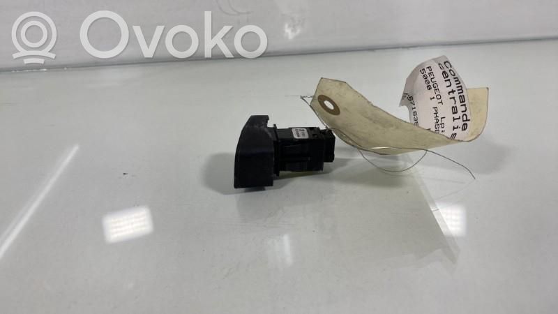 Peugeot 5008 Central locking switch button 