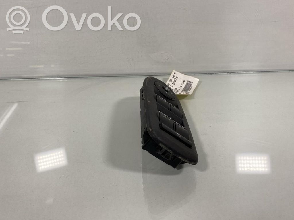 Ford C-MAX I Electric window control switch 