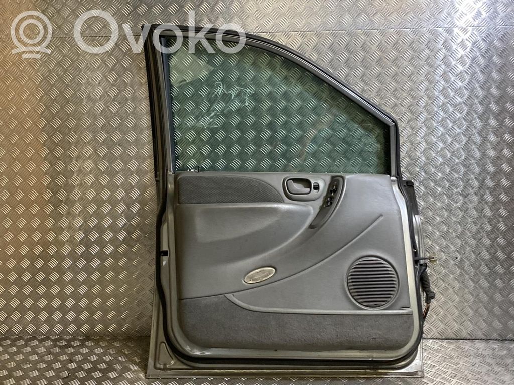 Chrysler Grand Voyager IV Puerta delantera 