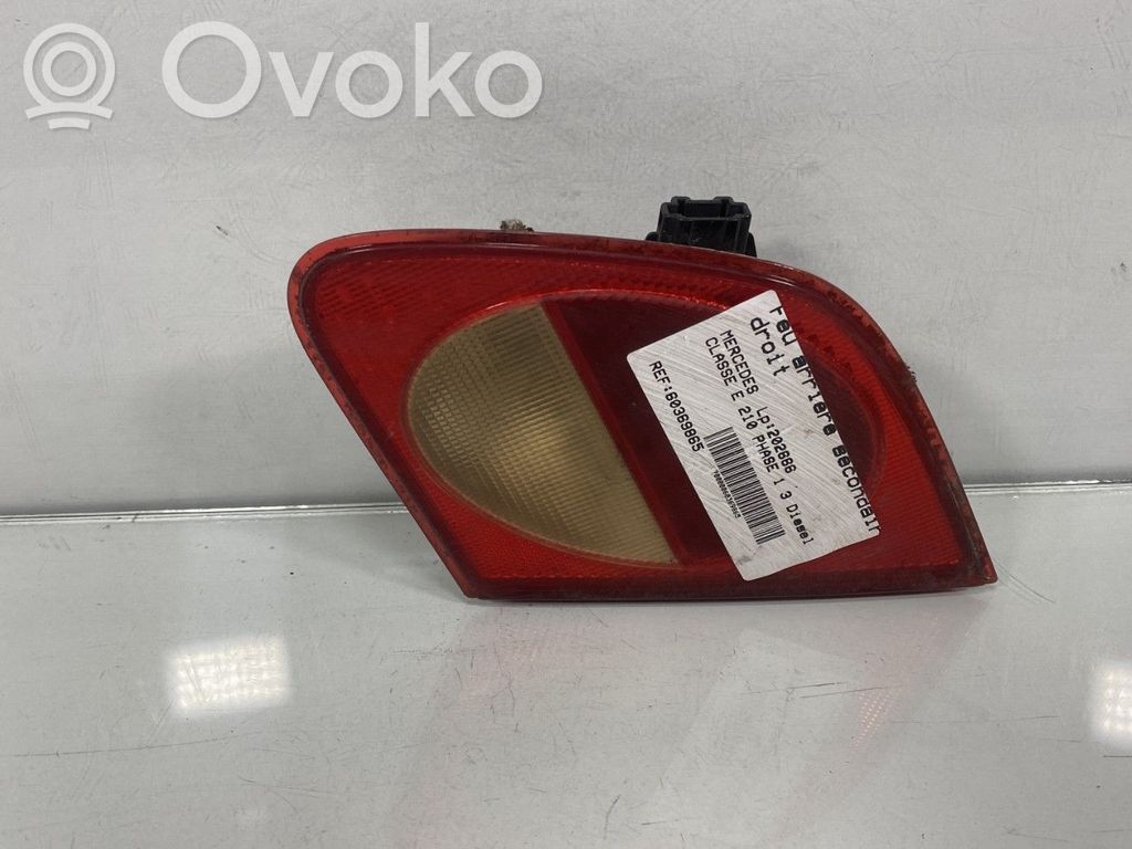 Mercedes-Benz E W210 Lampy tylnej klapy bagażnika 