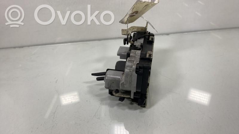 Citroen Xsara Etuoven lukko