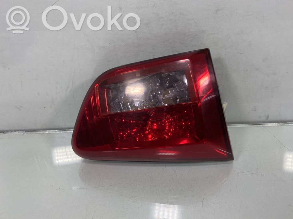 Peugeot 4007 Luci posteriori del portellone del bagagliaio 