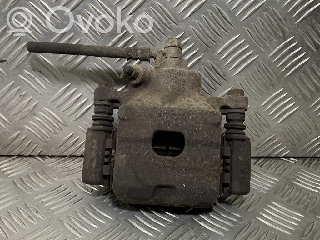 Suzuki Alto Etujarrusatula 