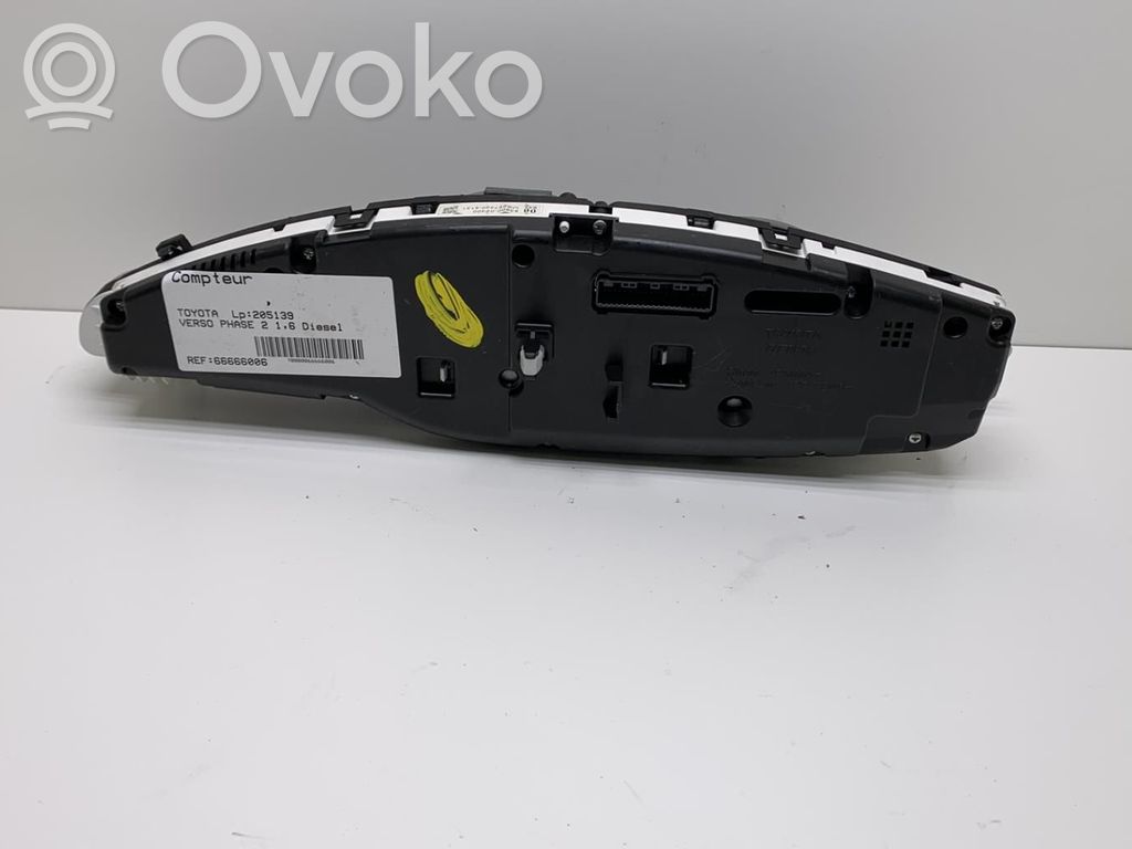 Toyota Verso Speedometer (instrument cluster) 