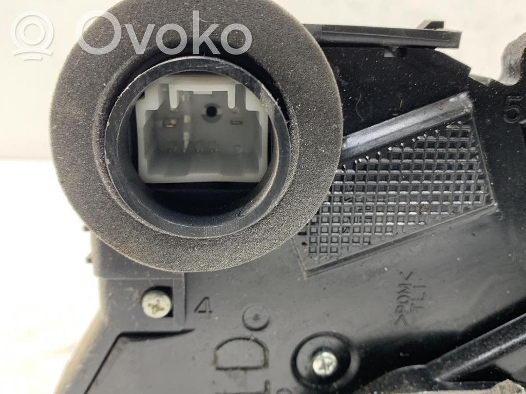 Toyota Yaris Etuoven lukko 