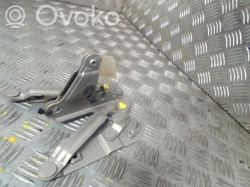 Seat Altea XL Konepellin saranat 