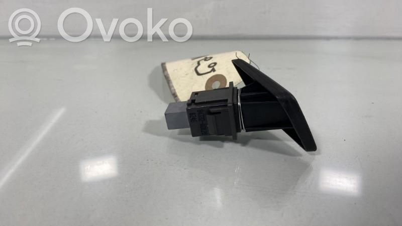 Toyota Yaris Interrupteur feux de détresse 