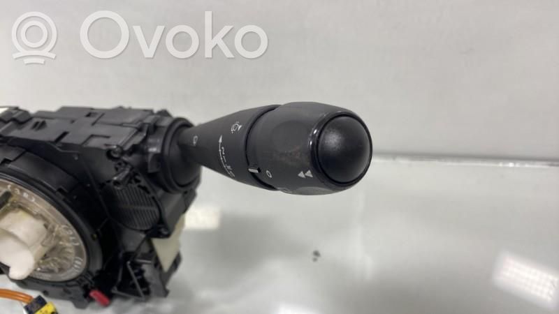 Peugeot 208 I Interruptor/palanca de limpiador de luz de giro 