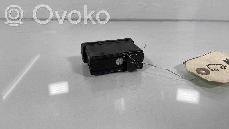 Schalter Warnblinkanlage   61318368920