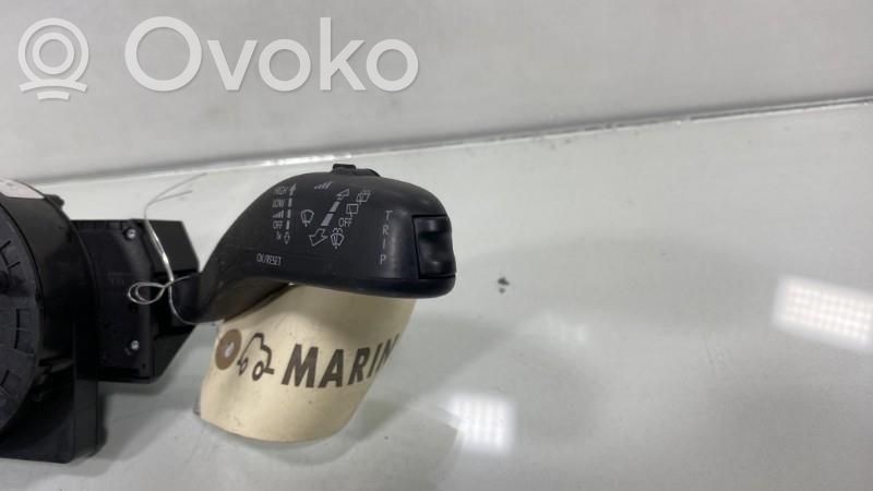 Volkswagen Polo V 6R Leva/interruttore dell’indicatore di direzione e tergicristallo