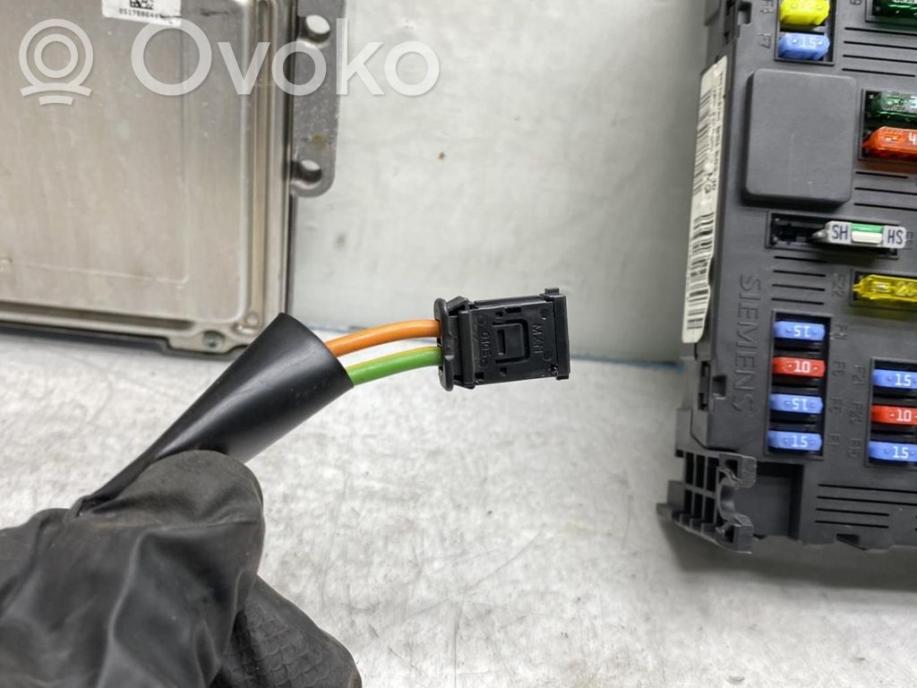 Peugeot 206+ Juego de cerradura y set ECU del motor 