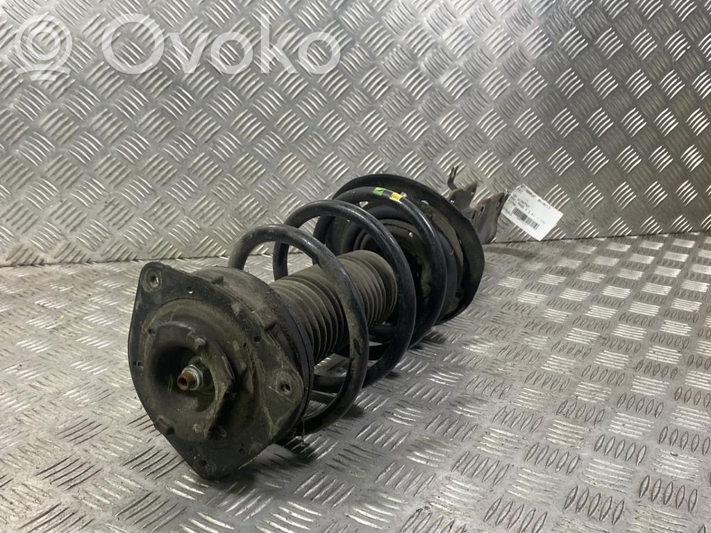 Nissan Qashqai Amortyzator osi przedniej ze sprężyną 