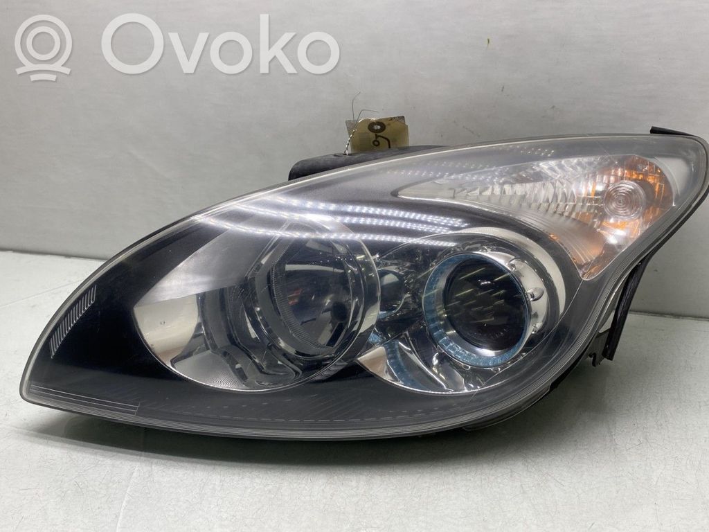 Hyundai i30 Lampa przednia 