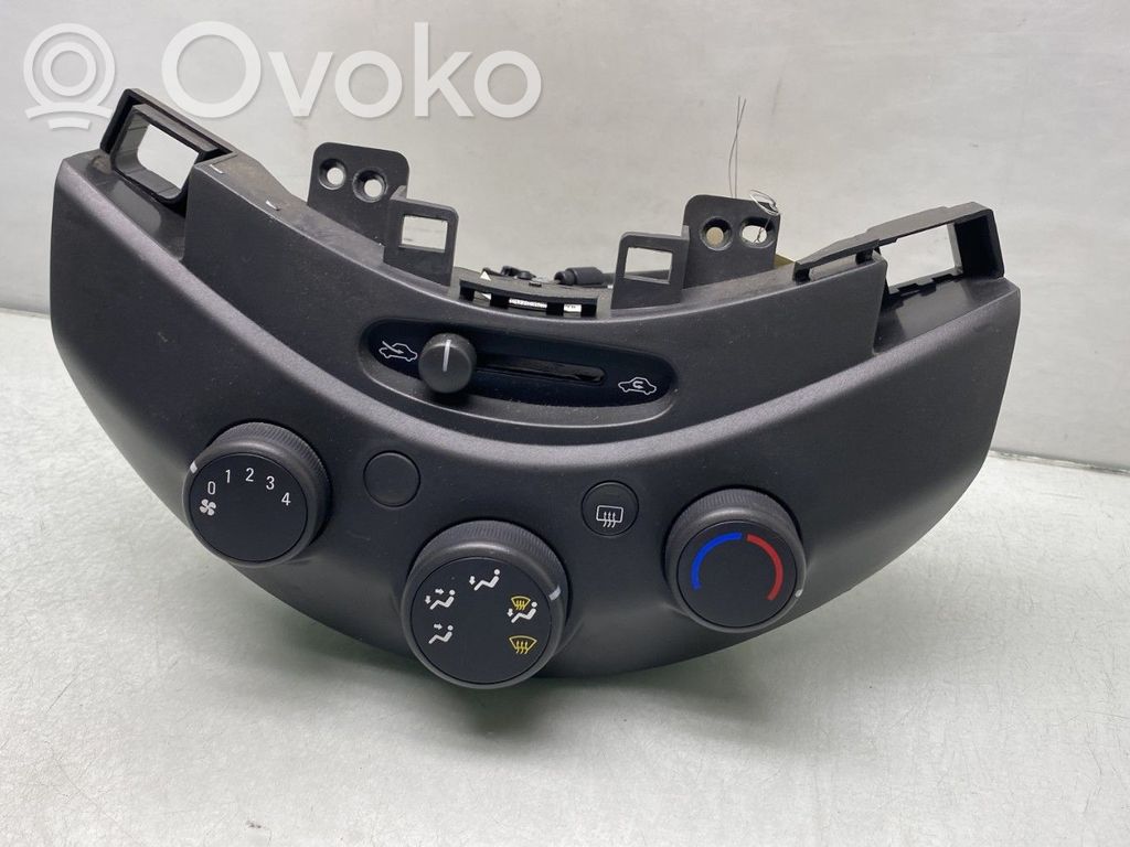 Chevrolet Spark Climate control unit 