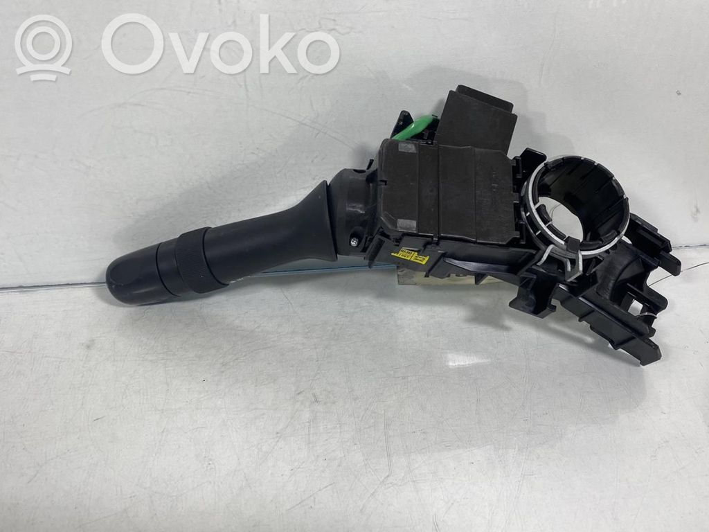 Peugeot 108 Pagrieziena signālu / lukturu sviria 