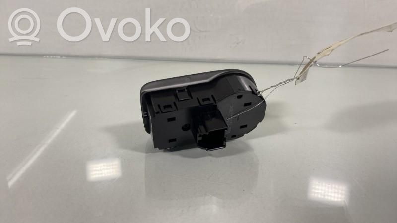 Light switch   39217376