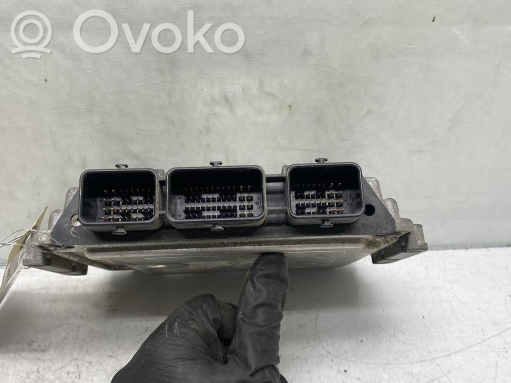 Opel Vivaro Unitate/modul de control motor 