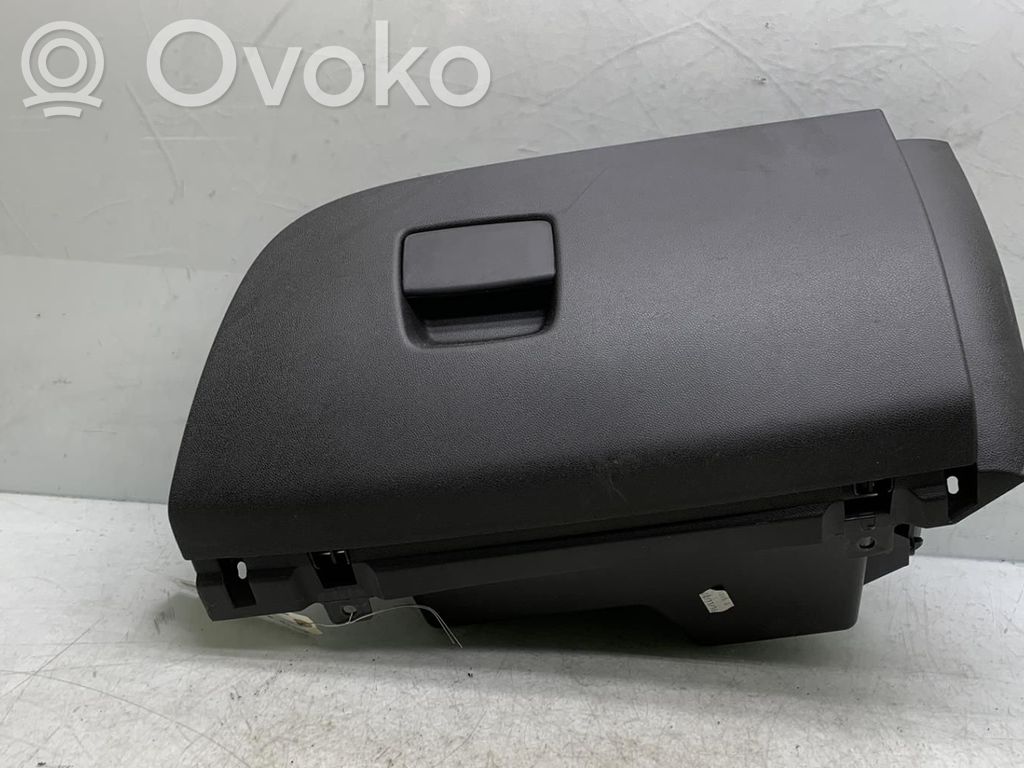 Opel Corsa E Daiktadėžės (bordačioko) komplektas 