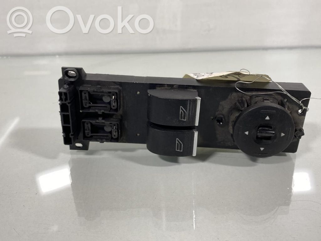 Ford Focus Electric window control switch 