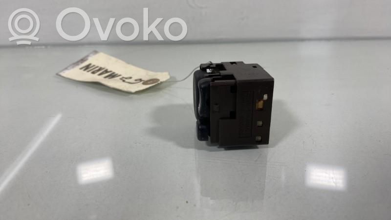 Toyota Verso Wing mirror switch 