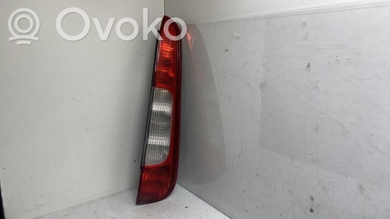 Ford C-MAX I Aizmugurējais lukturis virsbūvē 