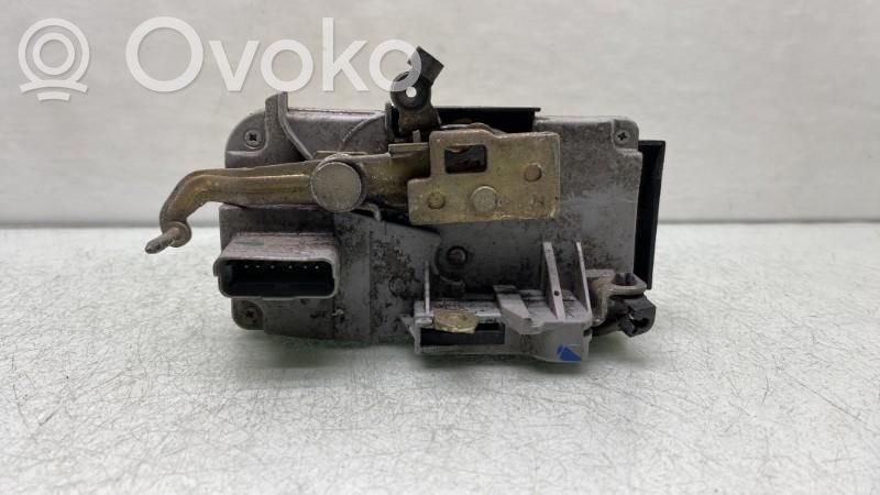 Peugeot 807 Etuoven lukko 