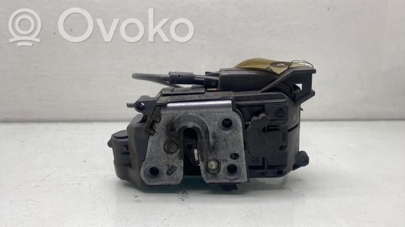 Renault Clio III Etuoven lukko