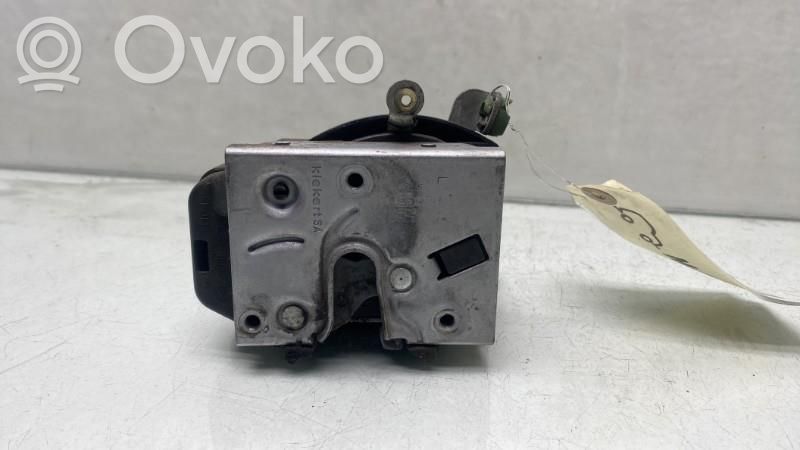 Opel Corsa C Priekšpusē slēdzene 