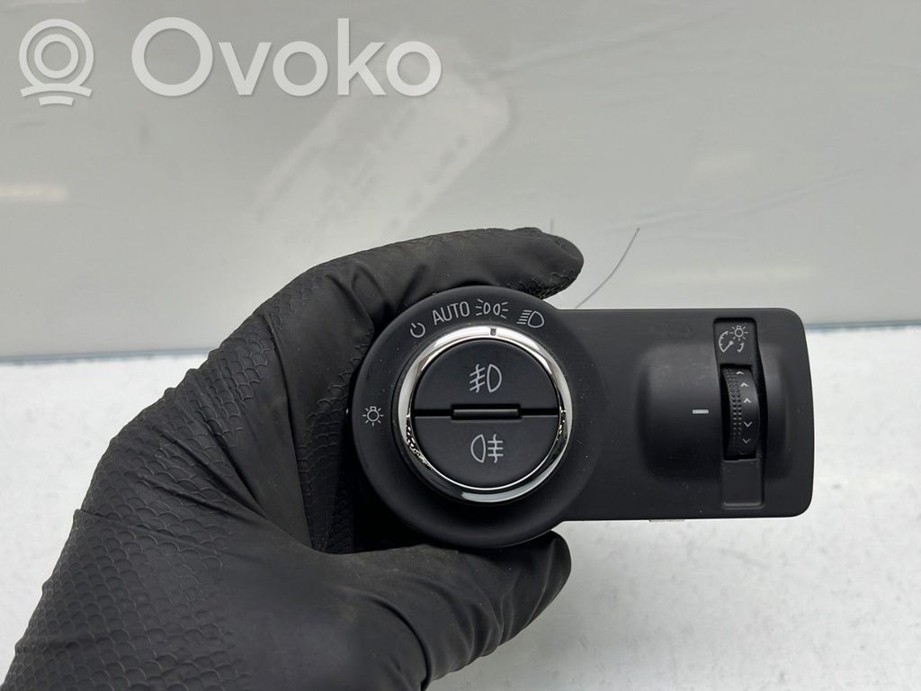 Valokatkaisija   22901659