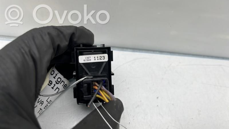 Opel Meriva B Включатель ручного тормоза 
