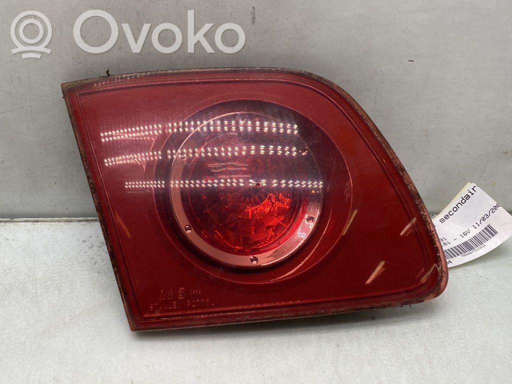 Mazda 3 I Takaluukun takavalot 