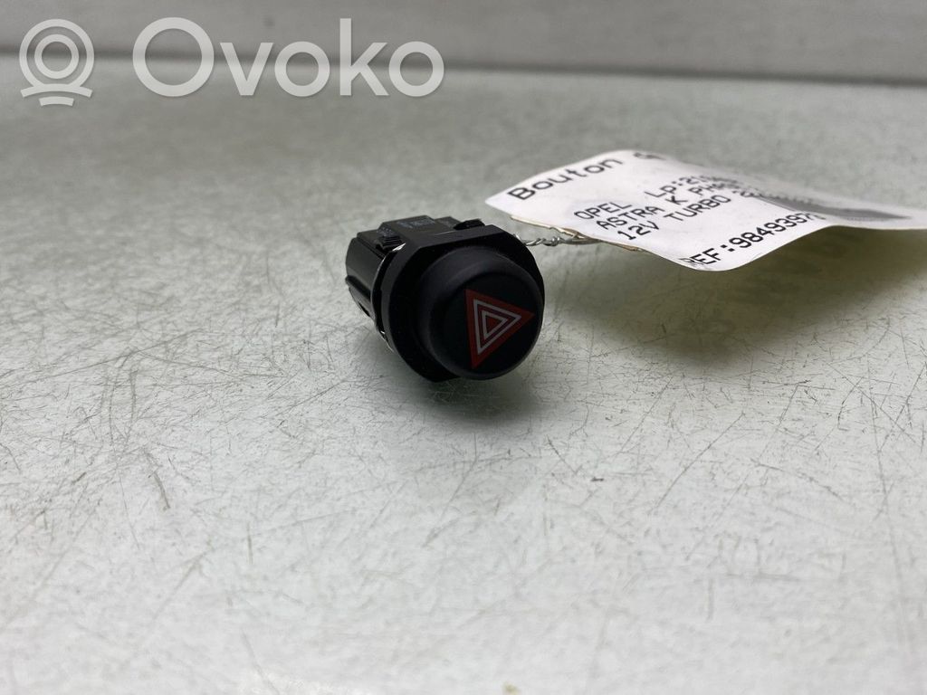 Opel Astra K Hazard light switch 