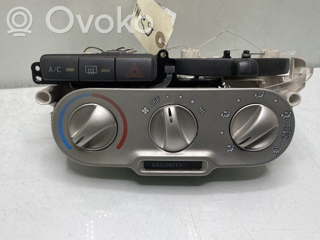 Toyota Yaris Panel klimatyzacji 
