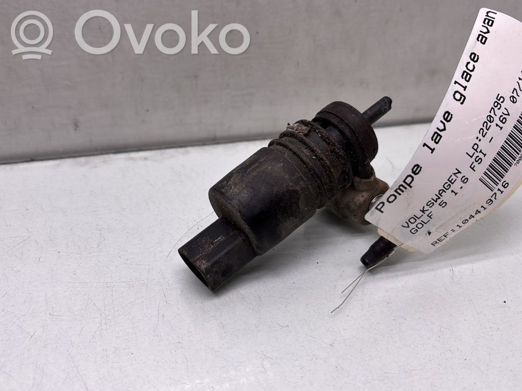 Volkswagen Golf V Pompe de lave-glace de pare-brise